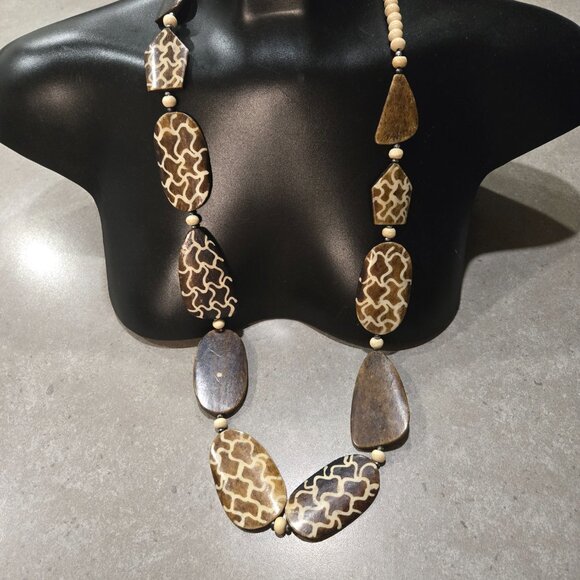 Vintage Women's Bone & Wood Flat Oval Beaded Necklace - Brown/Ivory/Tan - Picture 5 of 5